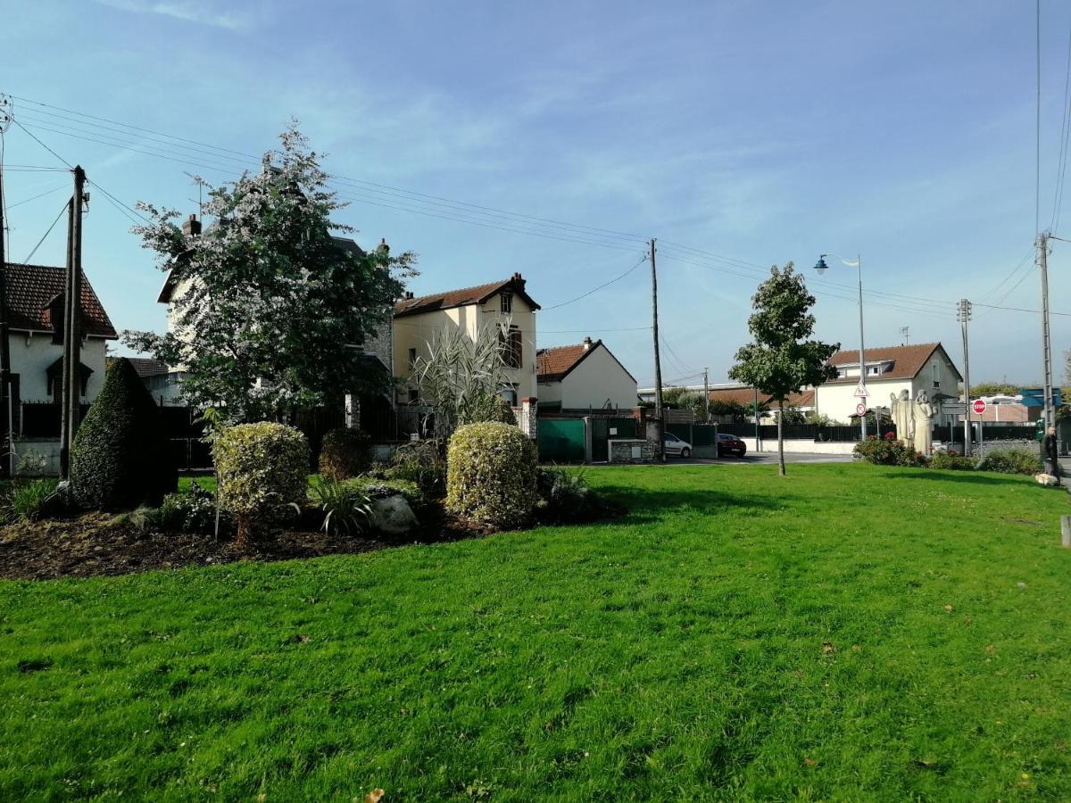 Loue Studio Propre !, Endroit Tres Calme, A 5 Minutes Gare Mantes La Jolie, エクステリア 写真